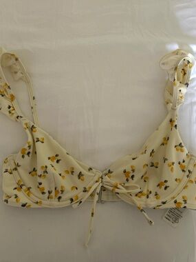 Abercrombie & Fitch Lovely Lemons Bikini Top